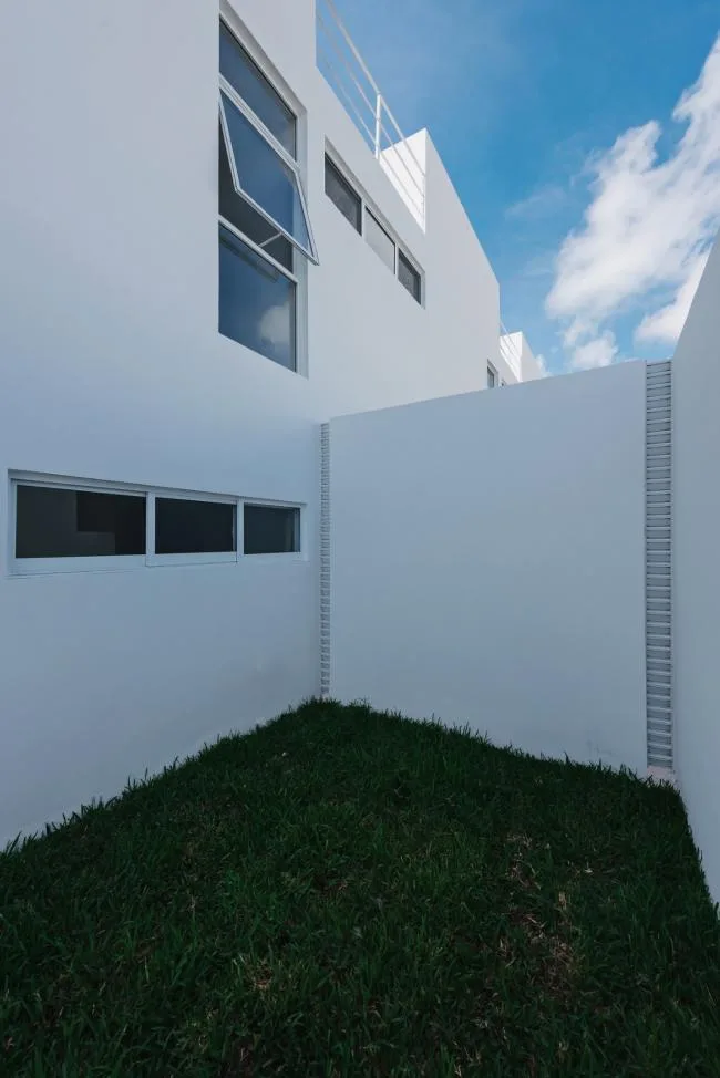 BIM建筑|索纳塔室第，应用楼梯打造交叉的公共及私家空间 / Arkham Projects