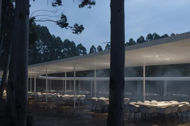 BIM建筑|云雾氤氲，丝带超脱：云镜 · 花圃暖锅餐厅 / 慕达建筑