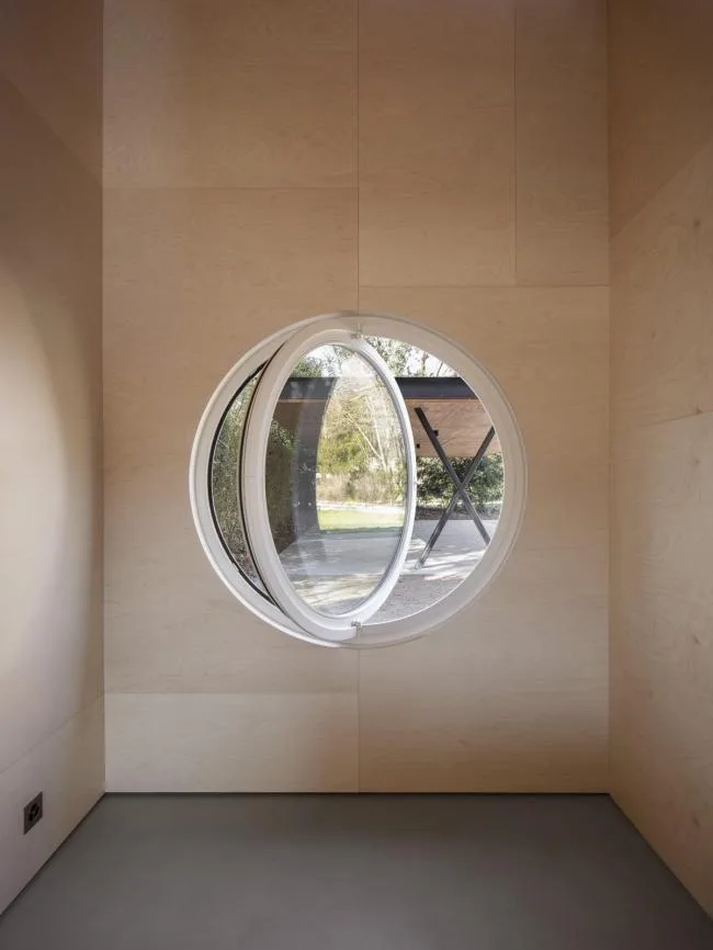 BIM建筑|巴雷特师长教师的家，“戏精版”空间设计 / Daniel Zamarbide