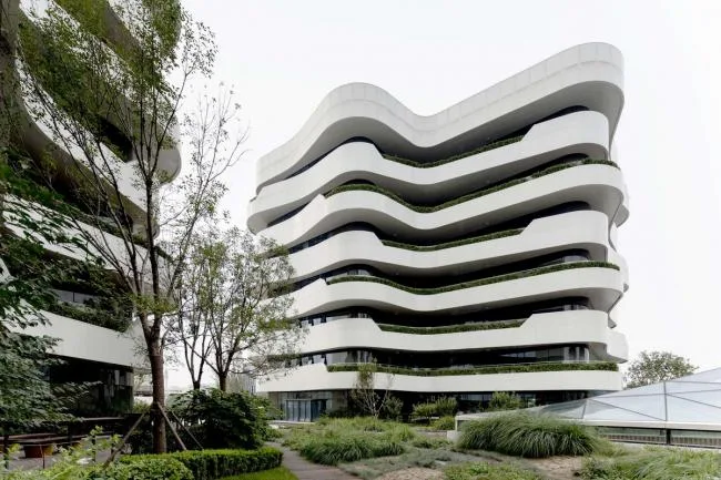 BIM建筑|宛若柔柔翻腾的海浪：天筠产业办公组团 / 第一实践建筑设计