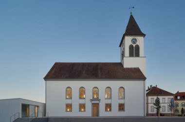 BIM建筑|稳重素净，重塑古典主义：德国科尔***教堂 / VON M-BIM建筑网