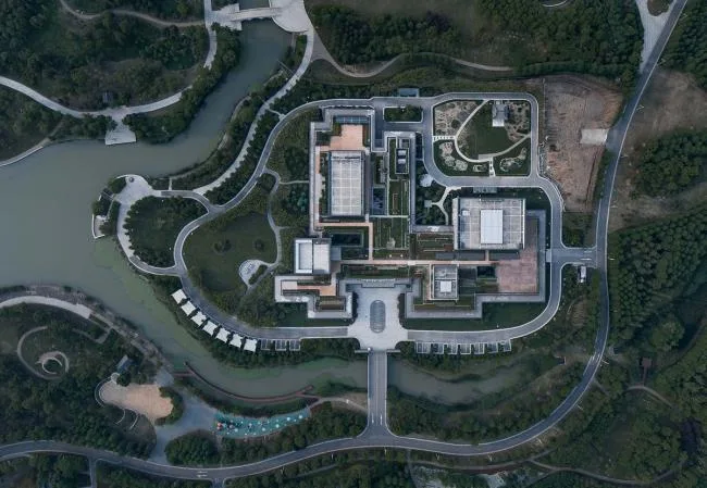 BIM建筑|消隐于天然，唐仲英基金会中国中间 / 浙江年夜学建筑设计研讨院