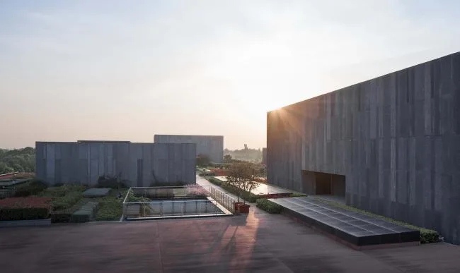 BIM建筑|消隐于天然，唐仲英基金会中国中间 / 浙江年夜学建筑设计研讨院