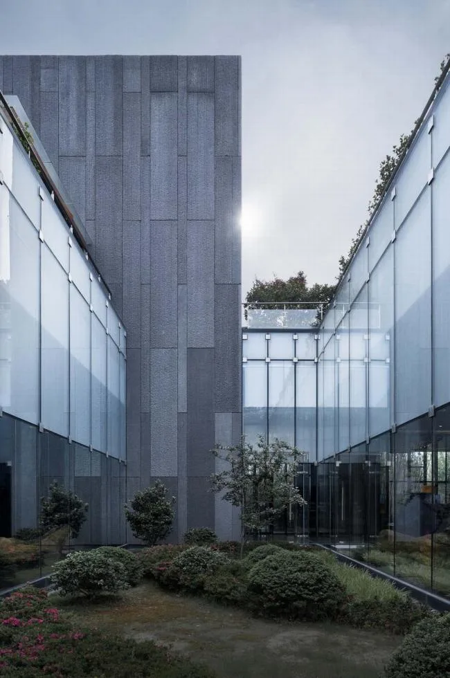 BIM建筑|消隐于天然，唐仲英基金会中国中间 / 浙江年夜学建筑设计研讨院
