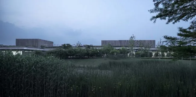 BIM建筑|消隐于天然，唐仲英基金会中国中间 / 浙江年夜学建筑设计研讨院