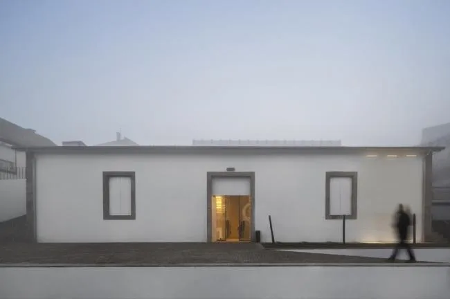 BIM建筑|原始朴实的诗意空间：葡萄酒博物馆 / Atelier 405
