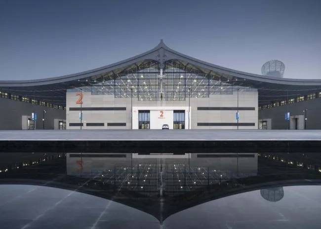 BIM建筑|石家庄国际会展中间，世界最年夜悬索构造展厅 / 清华年夜学建筑设计研讨院