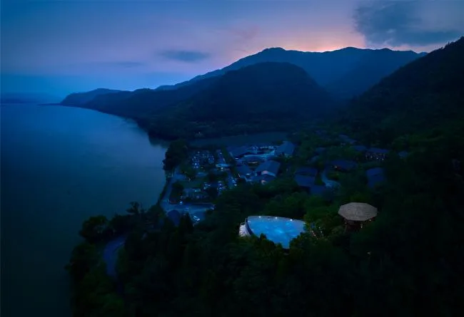 BIM建筑|星船——富春江干的空中泳池 / 中国美术学院景致建筑设计研讨总院