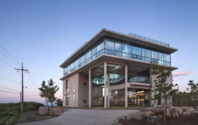 BIM建筑|朝阳东升，揽海天名胜：五角贸易楼 / ON Architecture