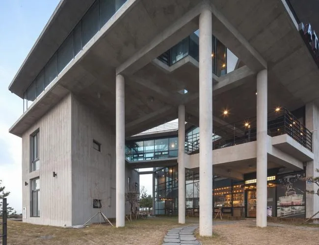 BIM建筑|朝阳东升，揽海天名胜：五角贸易楼 / ON Architecture