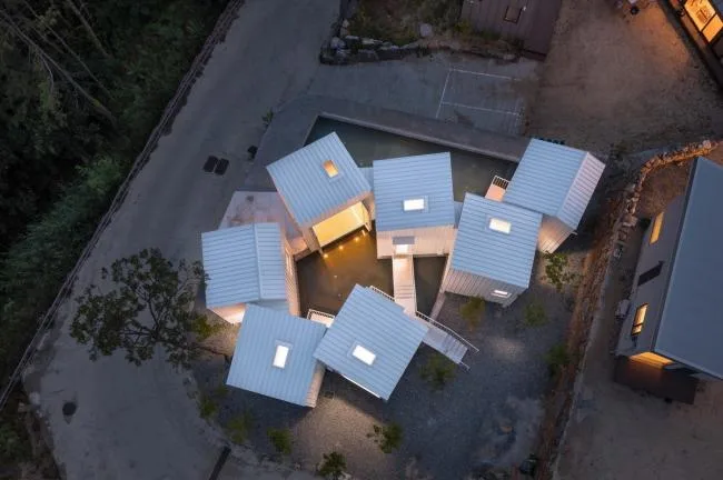 BIM建筑|碧湖之畔，丛林之间：飘浮立方体室第 / Younghan Chung Architects