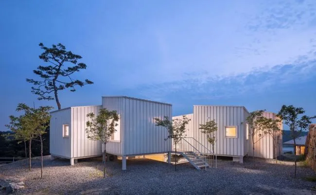 BIM建筑|碧湖之畔，丛林之间：飘浮立方体室第 / Younghan Chung Architects