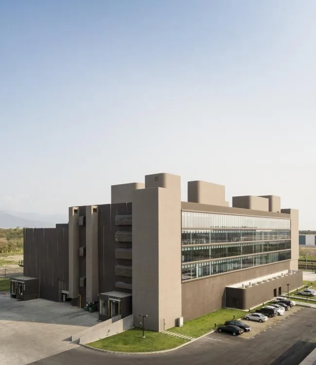 BIM建筑|奇特又慎重，如年夜山与泥土：台畜屏东农科厂 / 泽新建筑