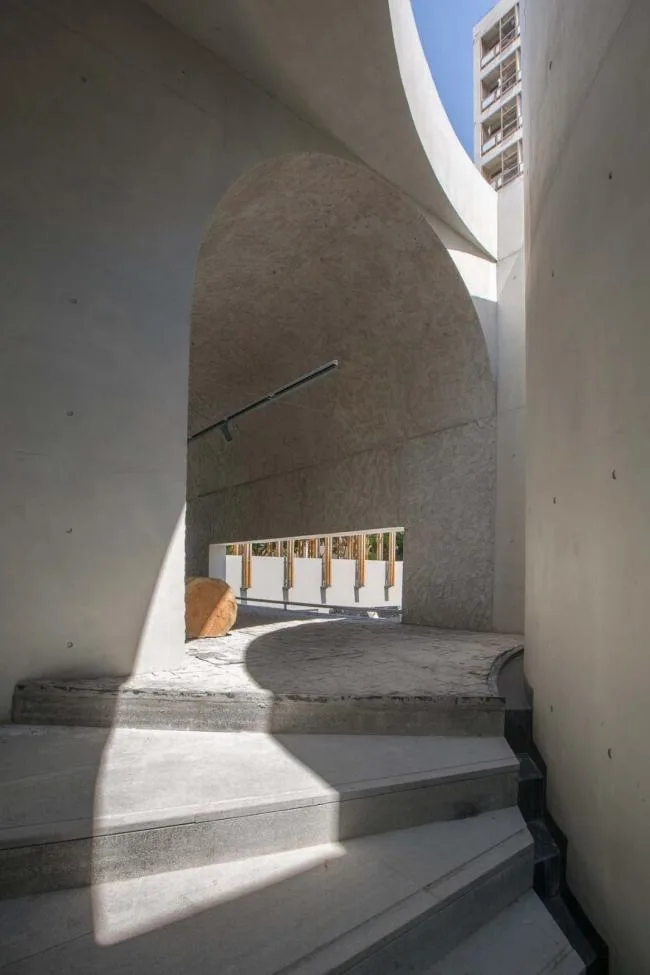 BIM建筑|朴实顽皮，中西合璧：南京艺术学院-砼展厅 / 上海中森建筑与工程设计