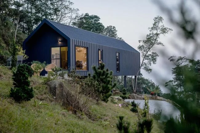 BIM建筑|山静谷幽，清心美景：DH 退休小屋 / UZ architecture