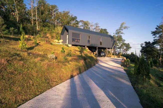BIM建筑|山静谷幽，清心美景：DH 退休小屋 / UZ architecture