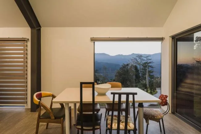BIM建筑|山静谷幽，清心美景：DH 退休小屋 / UZ architecture