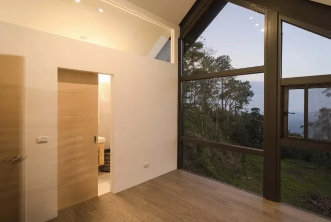BIM建筑|山静谷幽，清心美景：DH 退休小屋 / UZ architecture