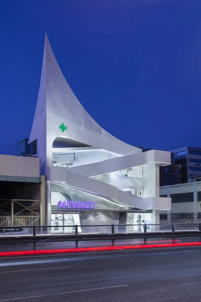 BIM建筑|波浪与白帆的奏歌：Mole药房 / KLab Architecture
