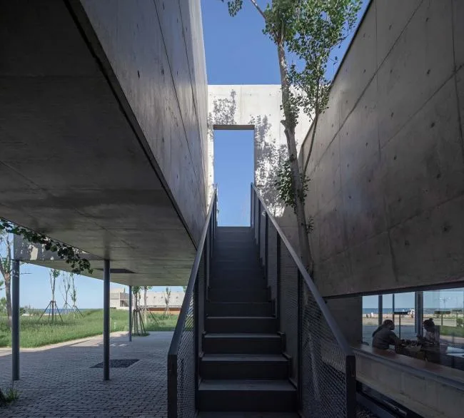 BIM建筑|海边 y 餐厅 / 直向建筑