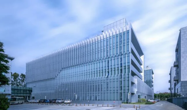 BIM建筑|是曲活动，展示科技感：广州白云国际机场综合信息年夜楼 / 武汉中合元创立筑设计