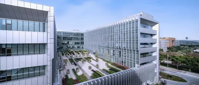 BIM建筑|是曲活动，展示科技感：广州白云国际机场综合信息年夜楼 / 武汉中合元创立筑设计