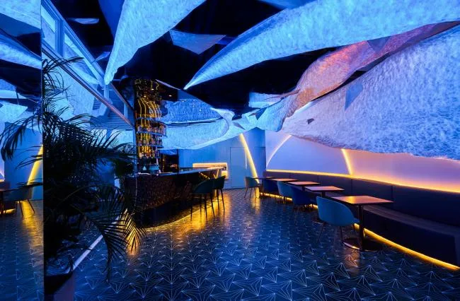 BIM建筑|光影活动的云中餐厅 / SODA建筑师事务所