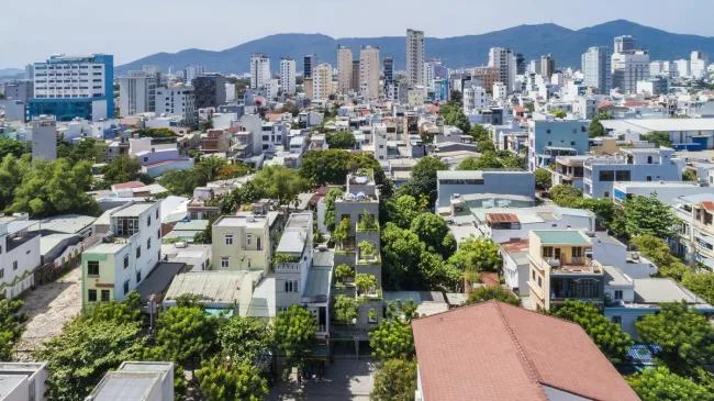 BIM建筑|安静葱茏，错落有致的梯田天台：越南花圃公寓 / Ho Khue Architects