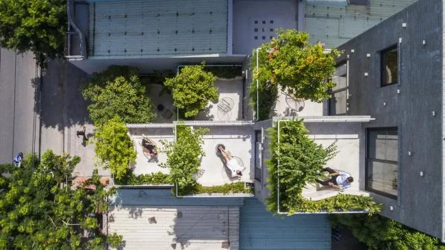 BIM建筑|安静葱茏，错落有致的梯田天台：越南花圃公寓 / Ho Khue Architects