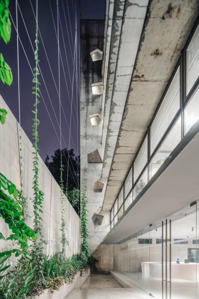 BIM建筑|OpenAsia 团体总部，两个焦点筒吊起的桥梁办公楼 / G8A Architecture & UrbanPlanning