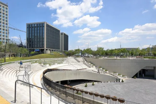 BIM建筑|流转曲线，好像衣袂飘带——麻谷中间广场 / Wooridongin Architects
