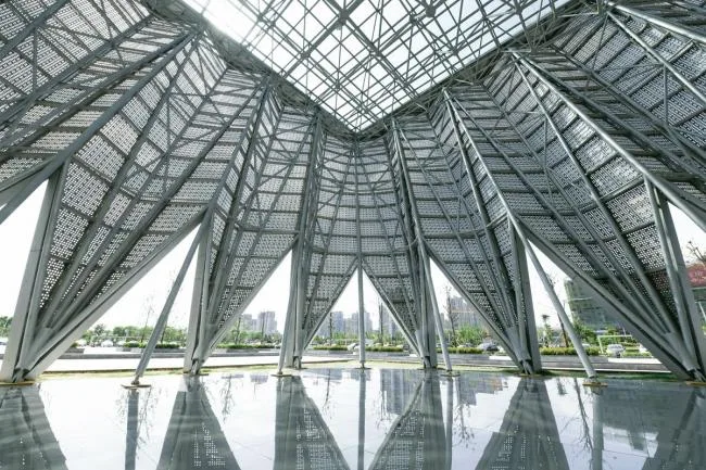 BIM建筑|如同舞台幕布般动态折叠延展：亳州市体育馆 / 袁野建筑工作室