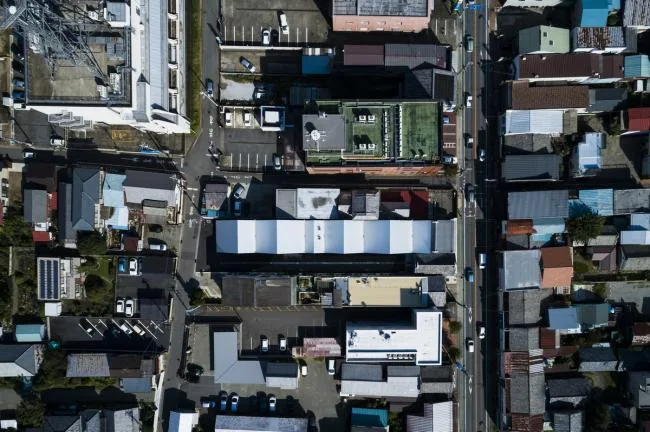 BIM建筑|持续屋脊如长龙卧野：日本富冈工商会 / 手塚贵晴建筑事务所