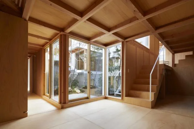 BIM建筑|城市中的山谷花圃室第 / 畑友洋建筑设计事务所