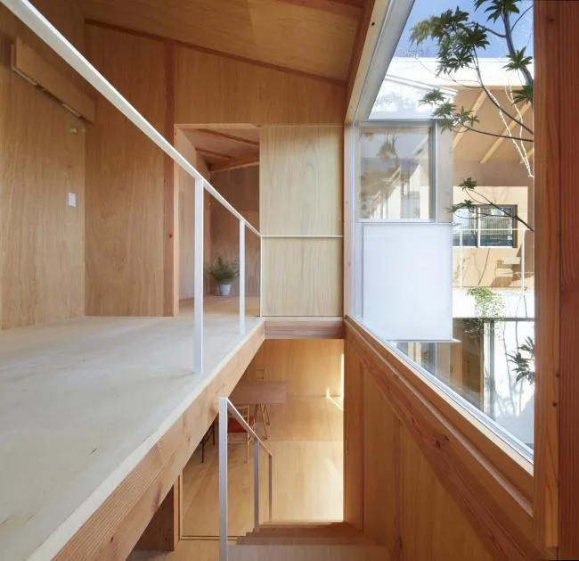 BIM建筑|城市中的山谷花圃室第 / 畑友洋建筑设计事务所