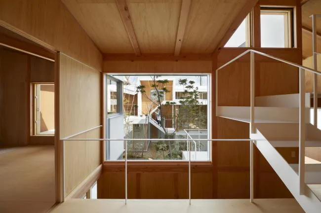 BIM建筑|城市中的山谷花圃室第 / 畑友洋建筑设计事务所