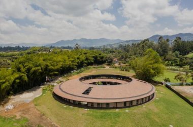 BIM建筑|蒙特梭利幼儿园，年夜天然中的月光宝盒 / Estudio Transversal-BIM建筑网