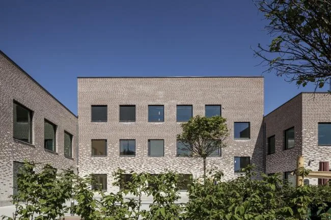 BIM建筑|保存场合记忆——Tiunda 中小黉舍 / C.F. Møller