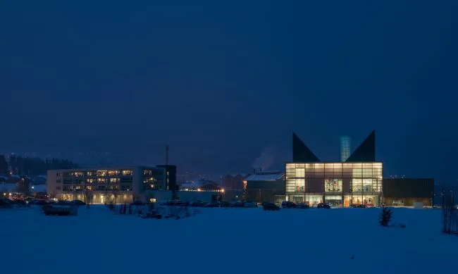 BIM建筑|傲然矗立，引航明灯：挪威船埠“灯塔之家” / Børve Borchsenius Arkitekter