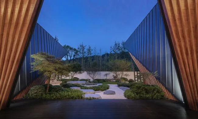BIM建筑|侘寂之美，以无为有：福州首建国仕府温泉会馆 / 成执设计
