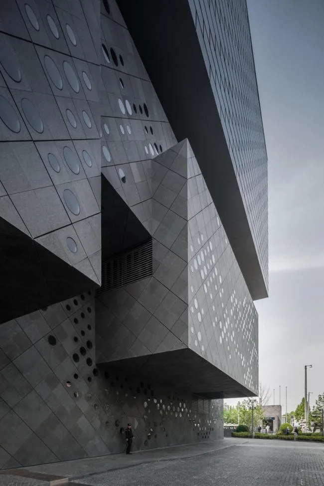 BIM建筑|摄影：北京嘉德艺术中间 / 杨斌