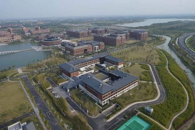 BIM建筑|浙江年夜学国际结合学院（海宁国际校区）西区书院 / 浙江年夜学建筑设计研讨院