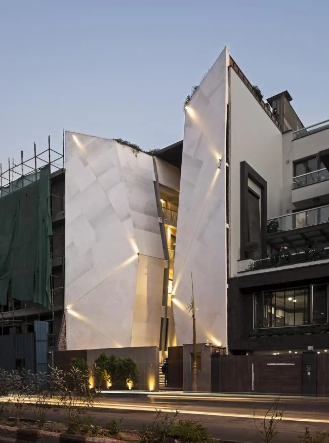 BIM建筑|扯破立面，开放与私密性并存的印度室第 / Anagram Architects