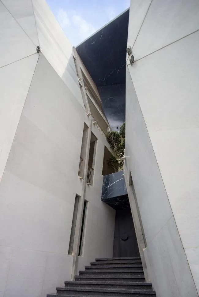 BIM建筑|扯破立面，开放与私密性并存的印度室第 / Anagram Architects