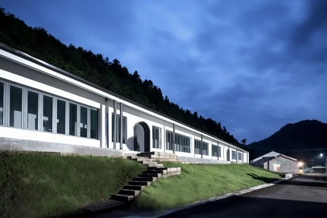 BIM建筑|秦岭山下百米食堂 / STUDIO QI