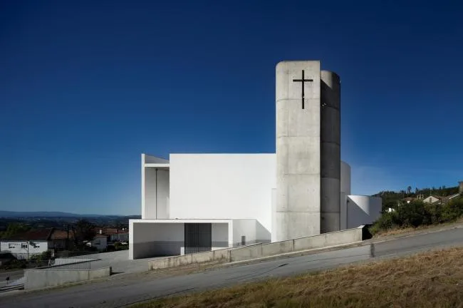 BIM建筑|神圣而纯粹的精力空间：拉加雷斯教堂 / FCC Arquitectura