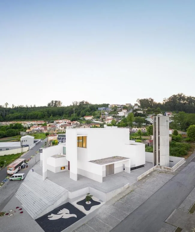 BIM建筑|神圣而纯粹的精力空间：拉加雷斯教堂 / FCC Arquitectura