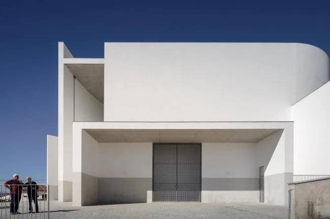 BIM建筑|神圣而纯粹的精力空间：拉加雷斯教堂 / FCC Arquitectura