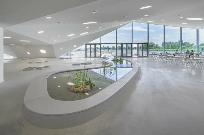BIM建筑|湿地景不雅里的年夜地艺术雕塑：荷兰 Biesbosch 博物馆岛 / Studio Marco Vermeulen