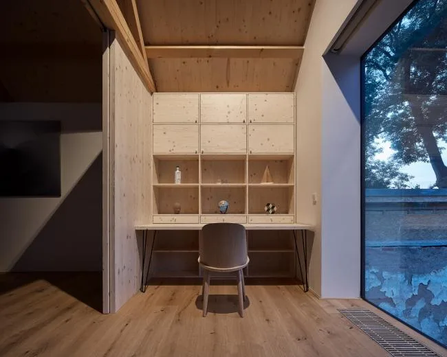 BIM建筑|富于童趣的白色小房子：布拉格度假屋 / Atelier 111 Architekti